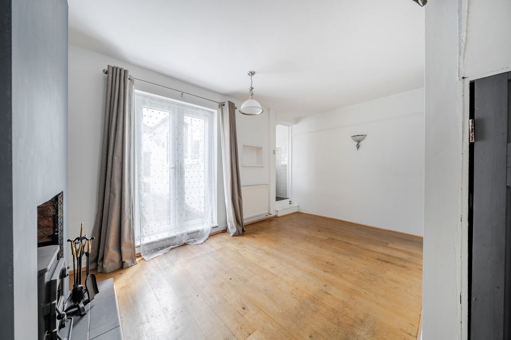 Property photo 3 of 14 1476976-16-6A2803...