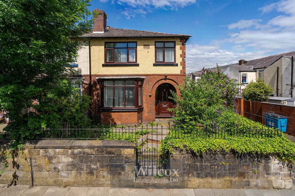 Property photo 1 of 28