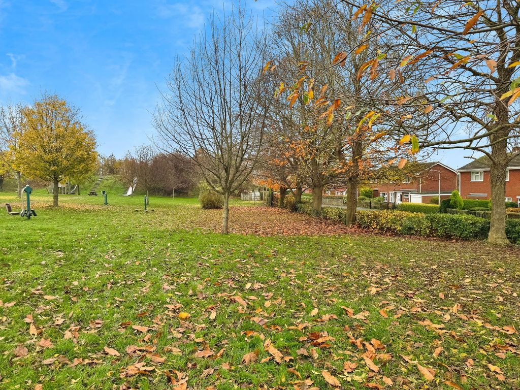 Property photo 2 of 25