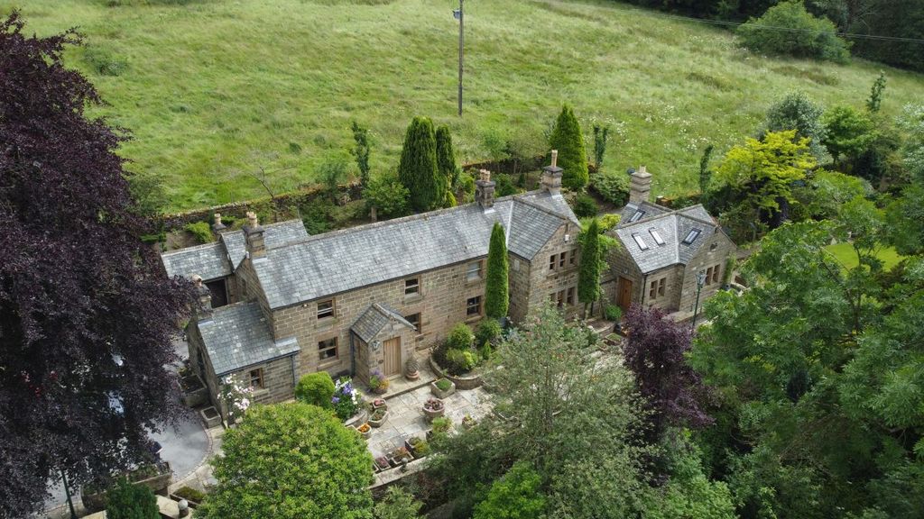 Property photo 1 of 33