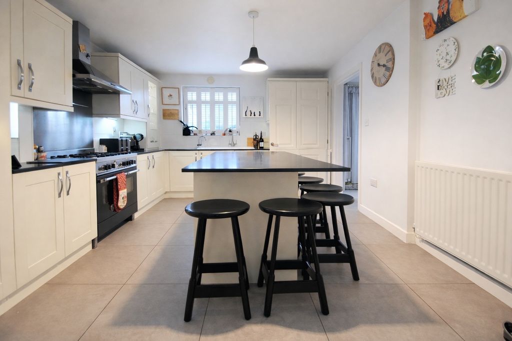 Property photo 2 of 26 2C915733-Daa5-4E08-8578-9Cf6Acc4C807