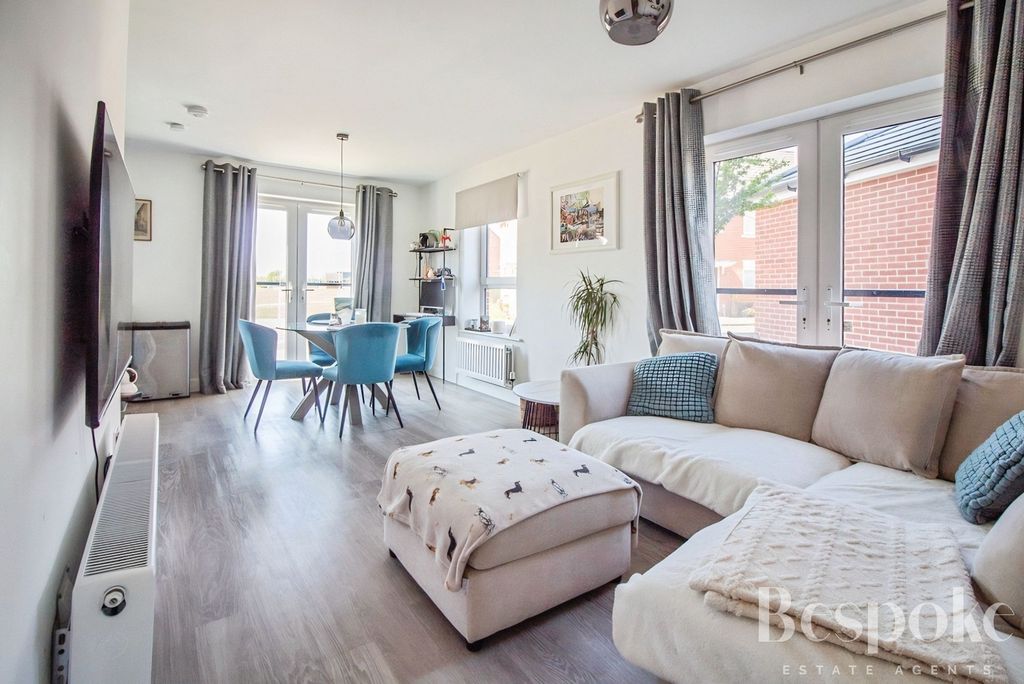 Property photo 2 of 19 Living Room