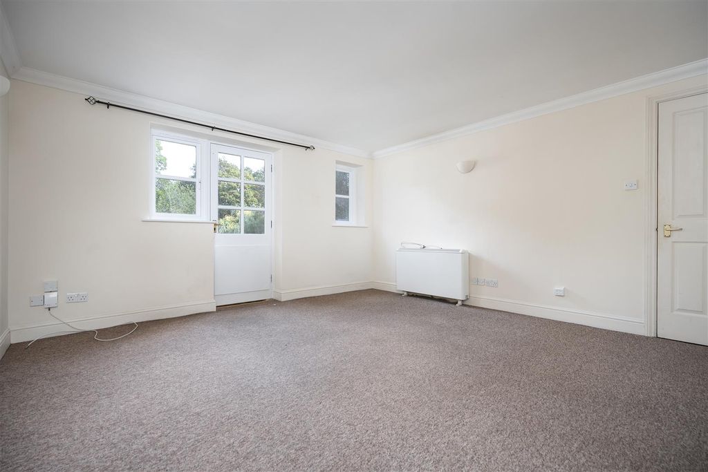 Property photo 2 of 10 Living/Dining Room