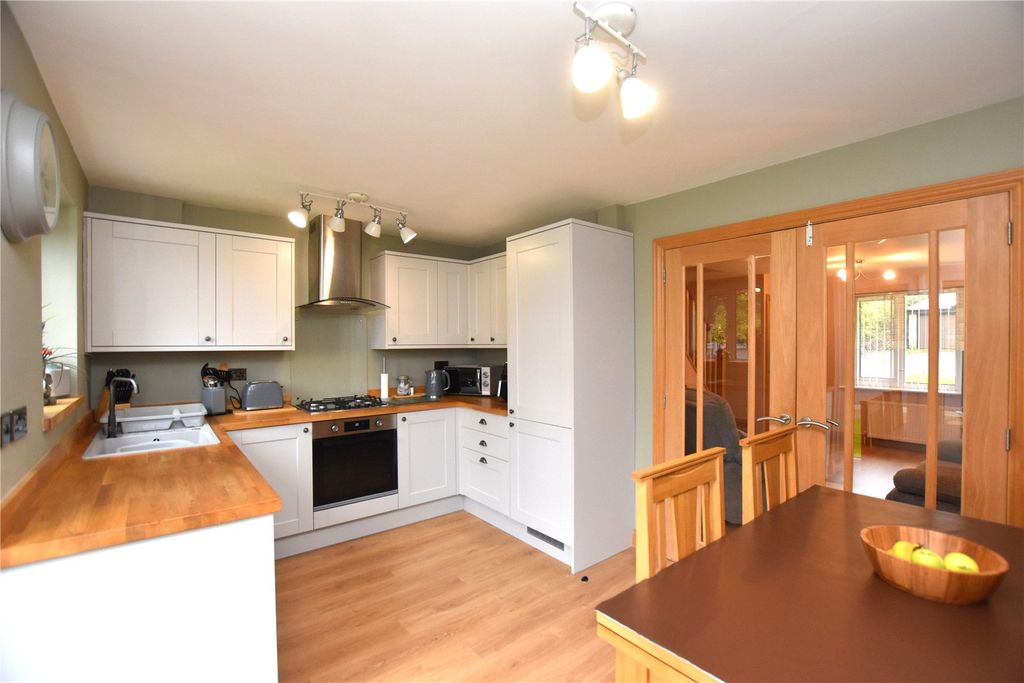 Property photo 3 of 16 Picture No. 14