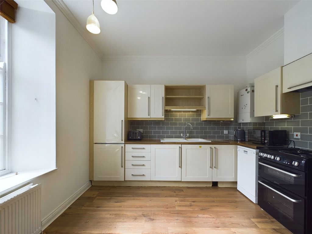 Property photo 3 of 21 Picture No. 25