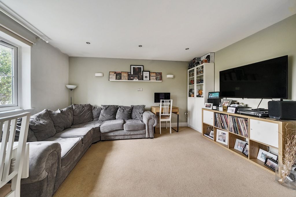 Property photo 2 of 15 Picture No. 05