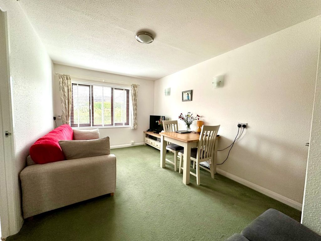 Property photo 3 of 8 Picture No. 18
