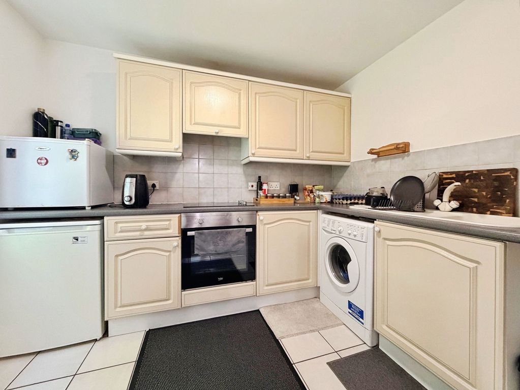 Property photo 2 of 12 Kitchen