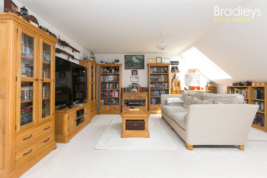 Property photo 1 of 20 Picture No. 41