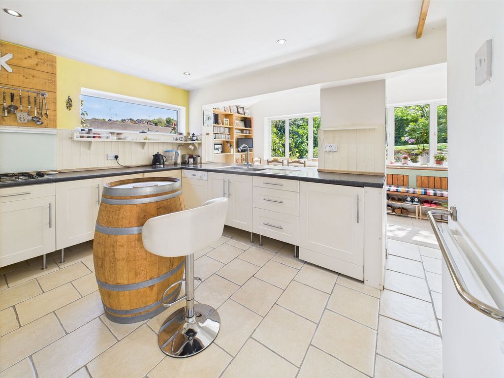 Property photo 2 of 26 Dining Kitchen