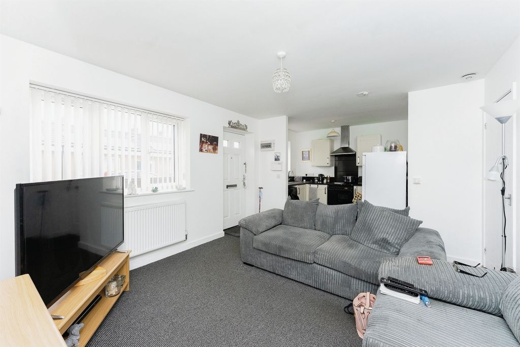 Property photo 3 of 13