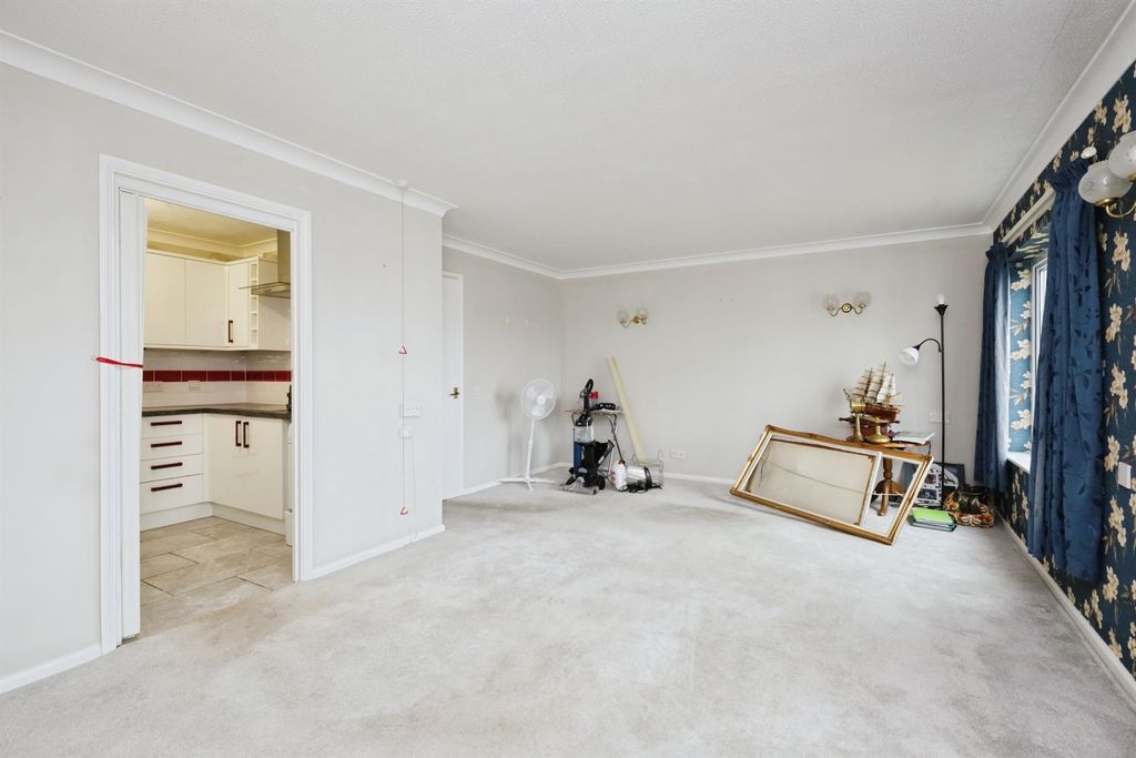 Property photo 2 of 11