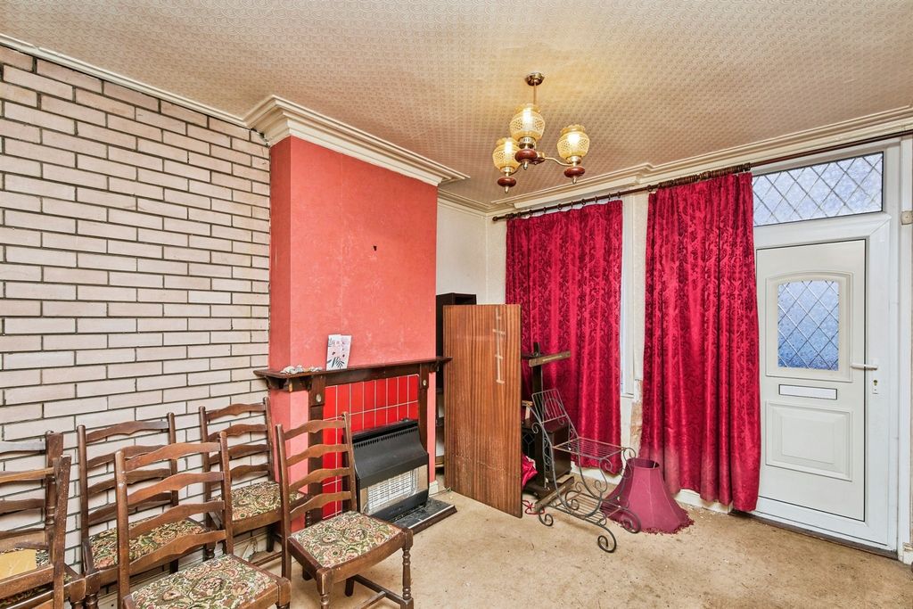 Property photo 2 of 8