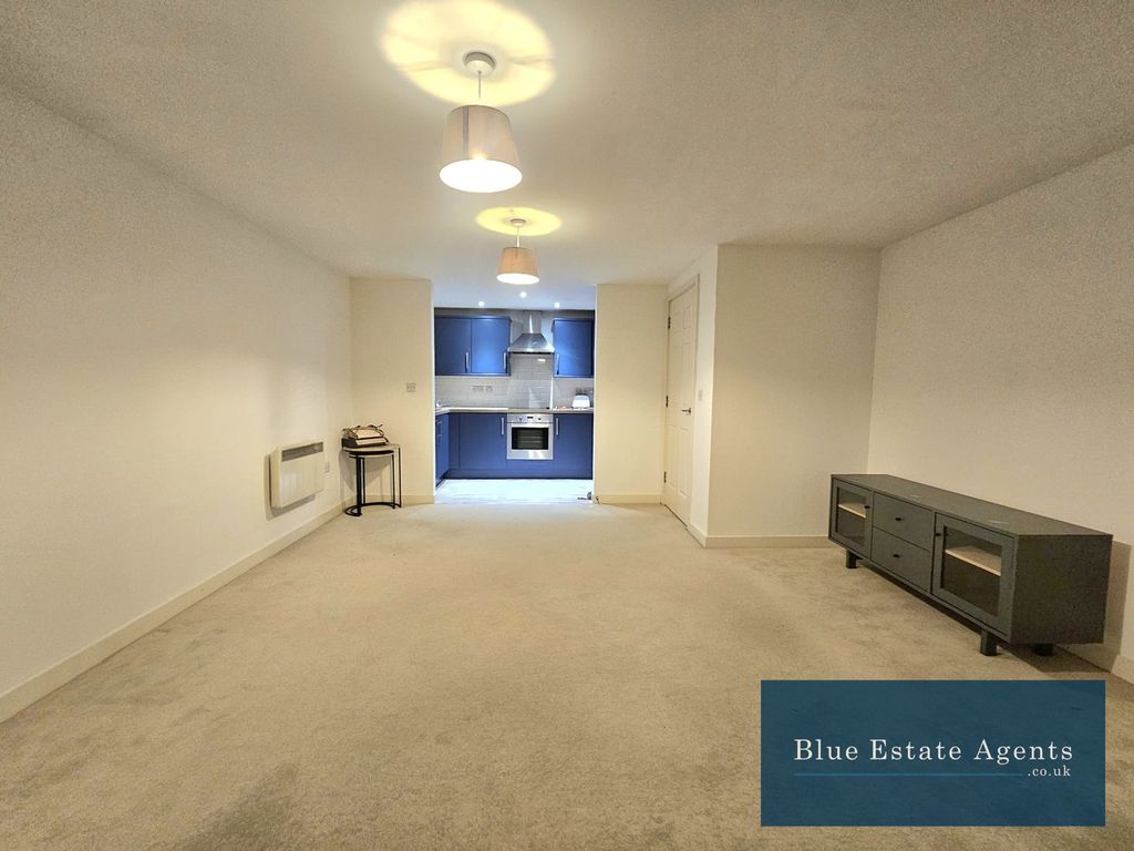 Property photo 2 of 9 Lounge