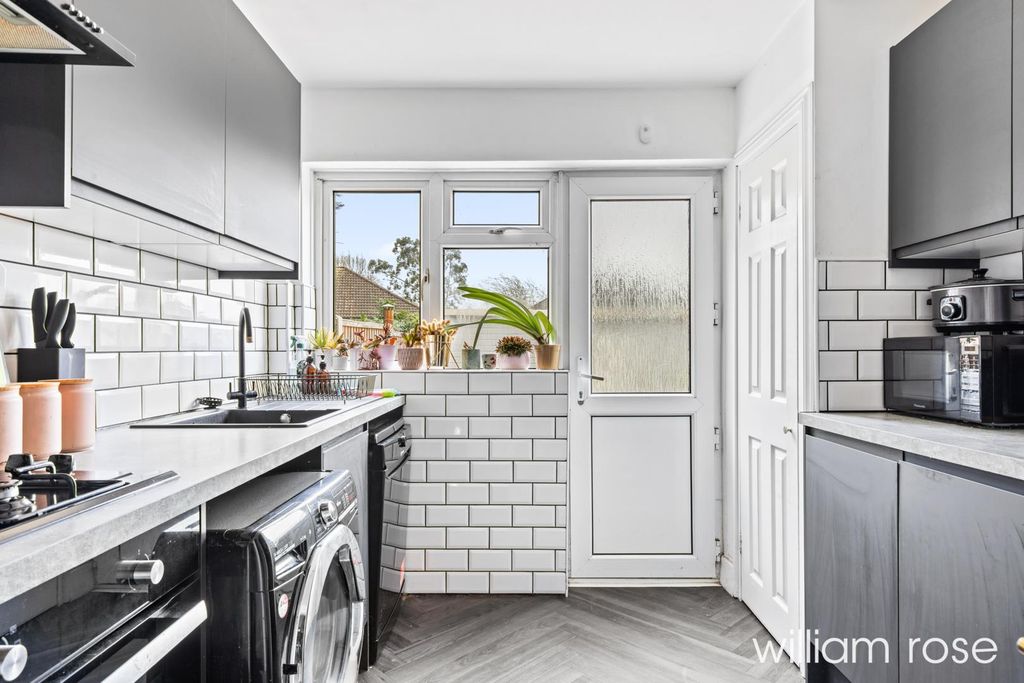 Property photo 2 of 14 Oakwoodhill_5.Jpg