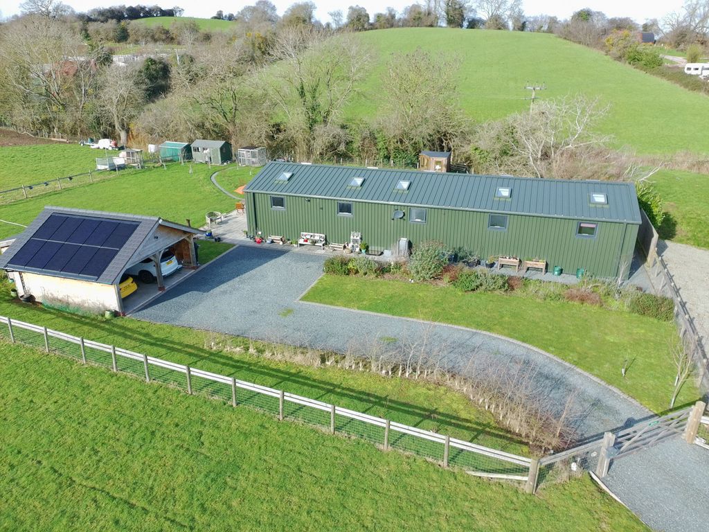 Property photo 1 of 28