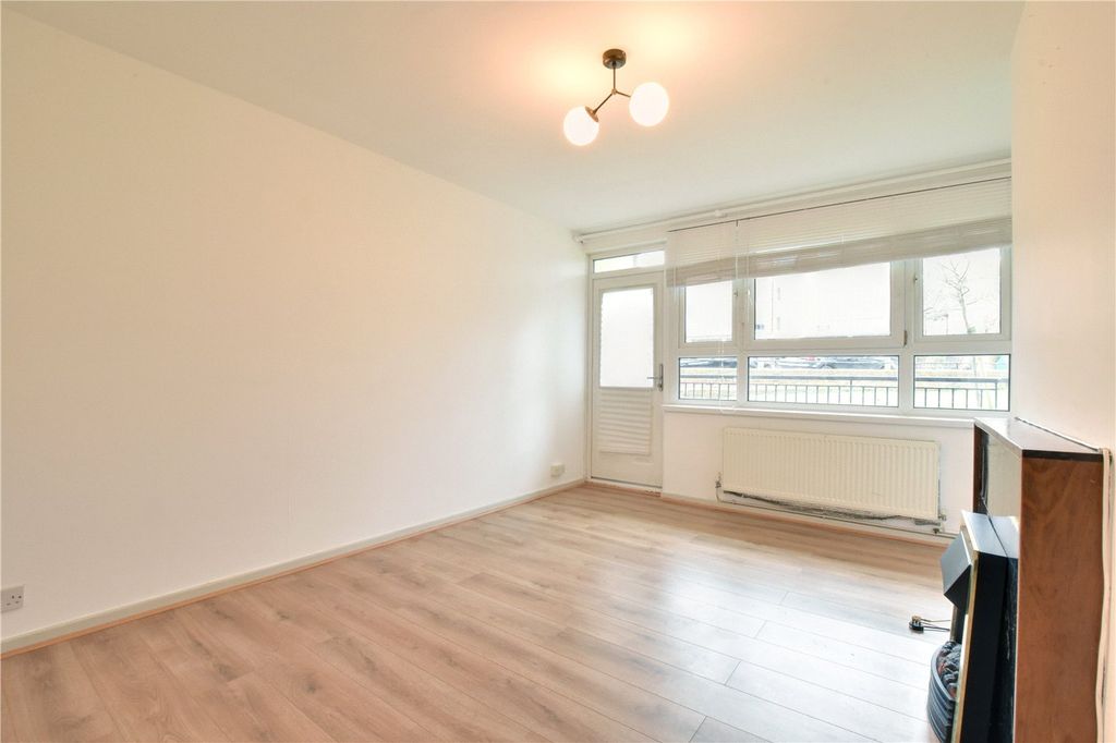 Property photo 2 of 12 Picture No. 04