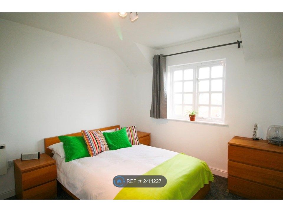 Property photo 3 of 9 Bedroom 1