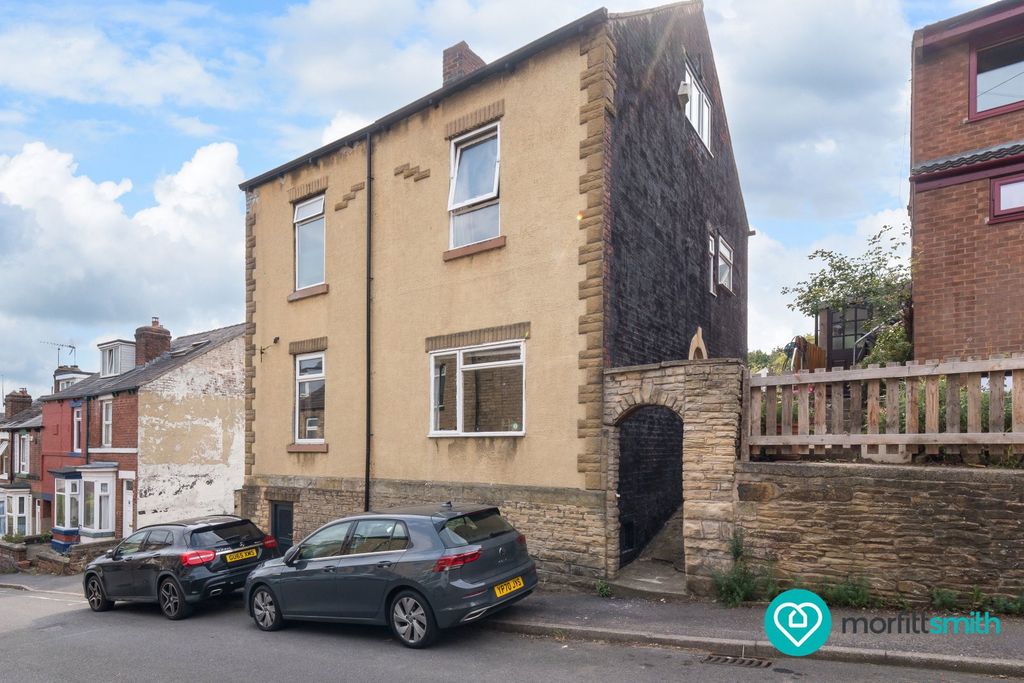 Property photo 1 of 17