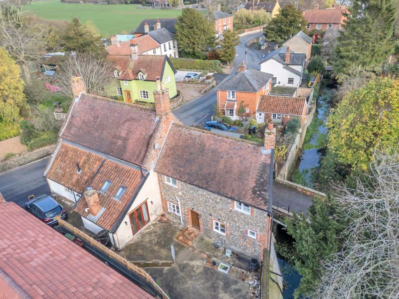 Property photo 1 of 40 Rear View