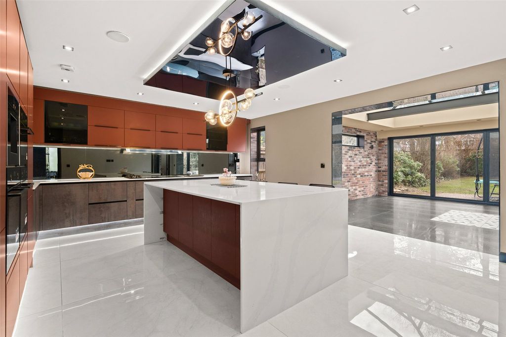 Property photo 3 of 38 Picture No. 33