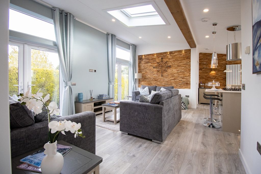 Property photo 3 of 23 4171203