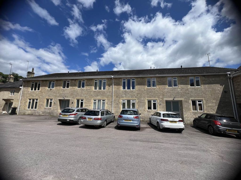 Property photo 1 of 11 Front