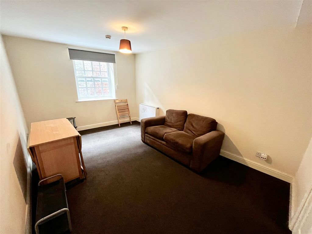 Property photo 2 of 7 Lounge