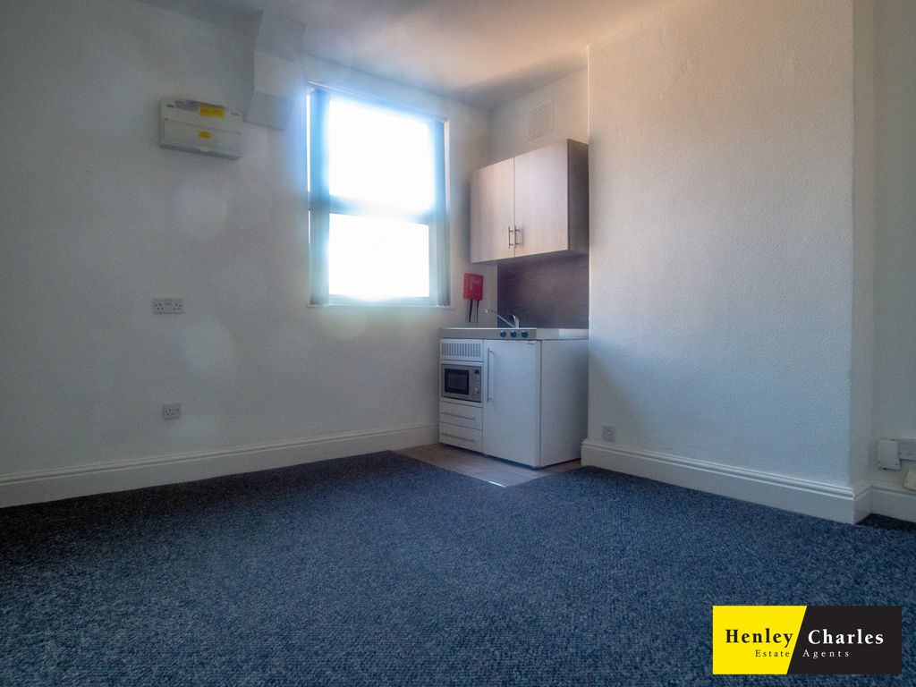 Property photo 3 of 4 Room