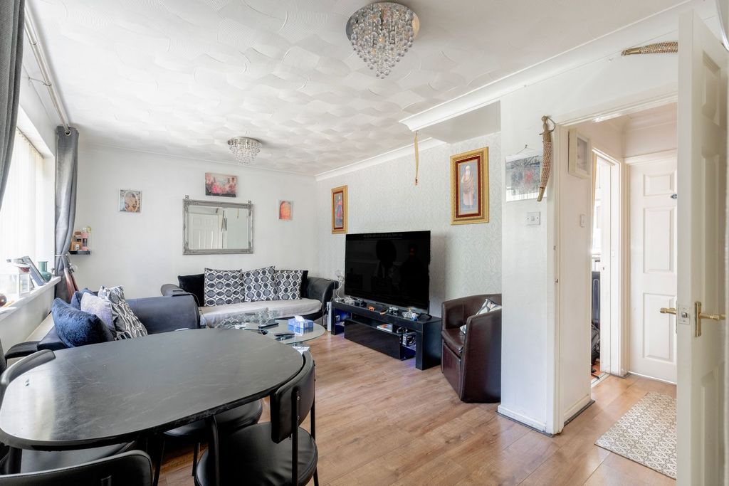 Property photo 3 of 12