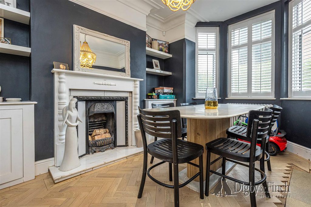 Property photo 2 of 17 Dining Room