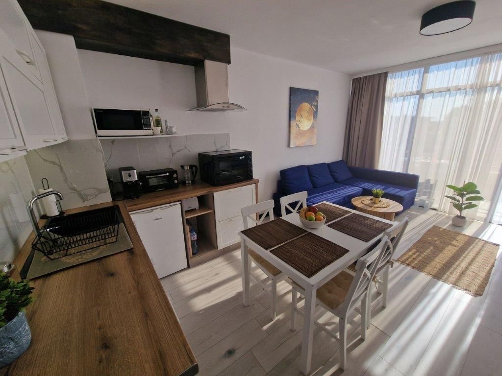 Property photo 2 of 40