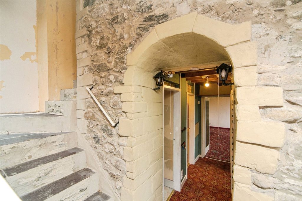 Property photo 3 of 41 Picture No. 11