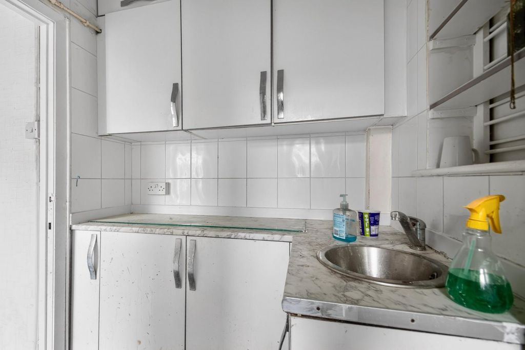 Property photo 2 of 7 55Astonefallave-20.Jpg