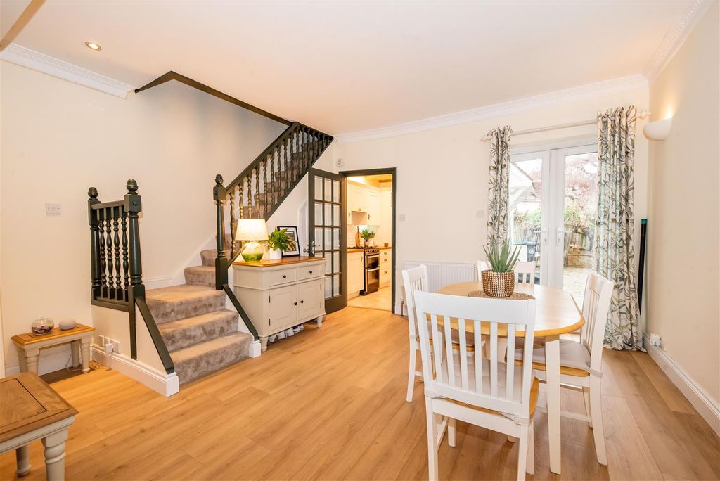 Property photo 3 of 23