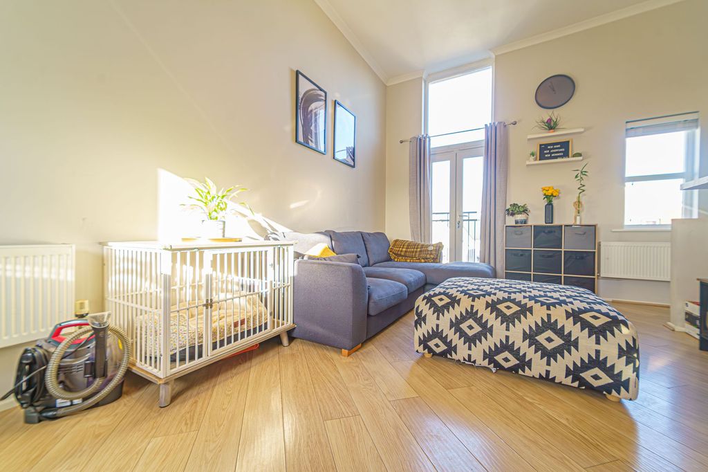 Property photo 3 of 22