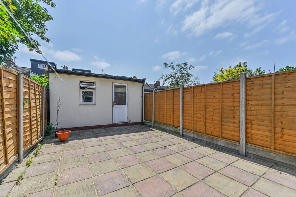 Property photo 2 of 16
