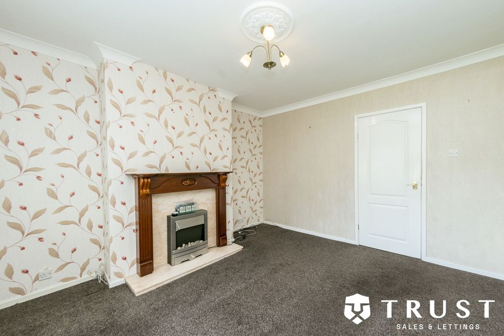 Property photo 3 of 28