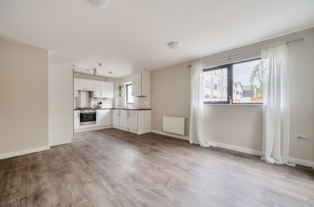 Property photo 3 of 17 Picture No. 12