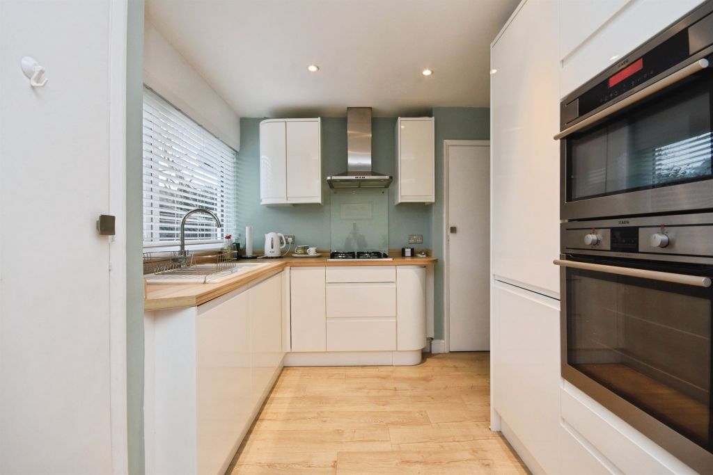 Property photo 3 of 18