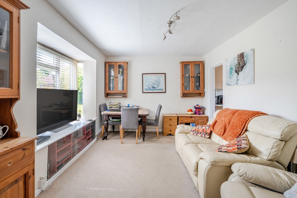 Property photo 3 of 10 Sitting Room