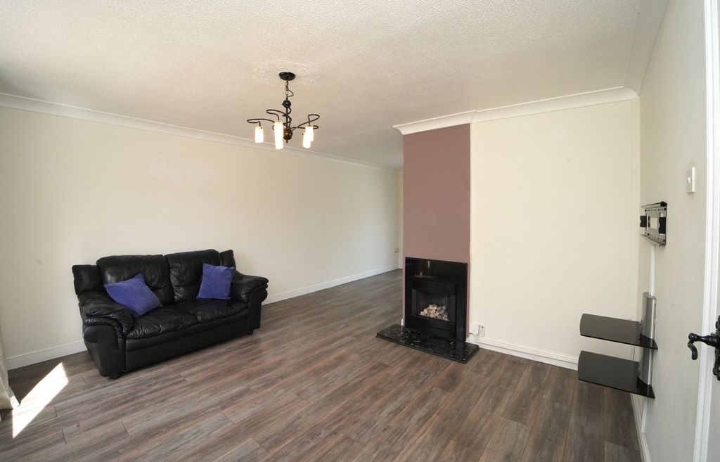 Property photo 3 of 15 Living Room