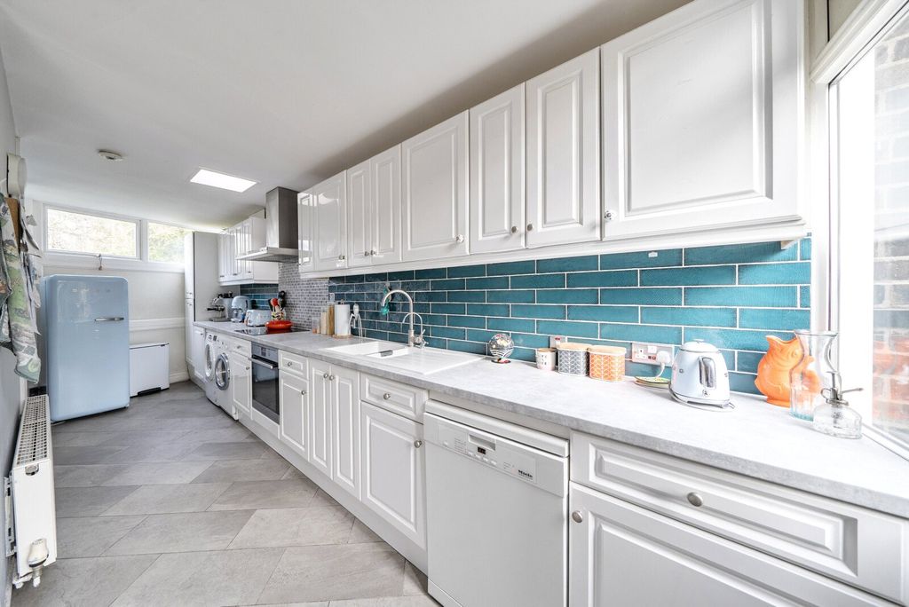 Property photo 3 of 30 Picture 3