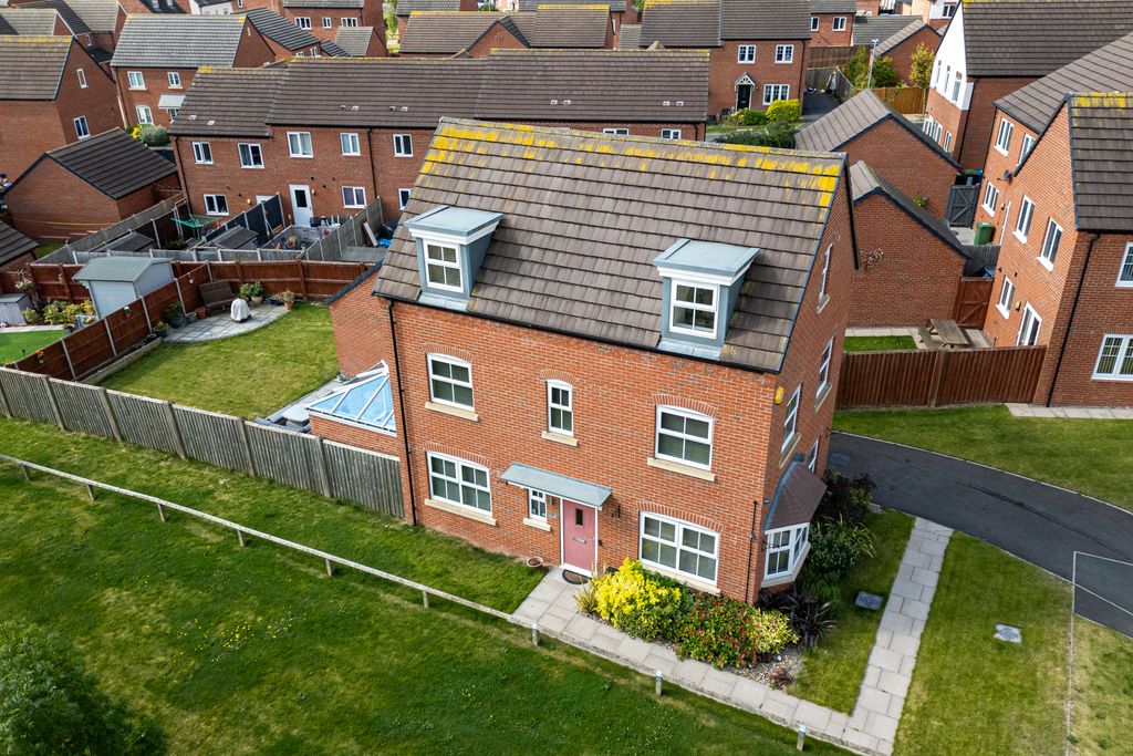 Property photo 1 of 53