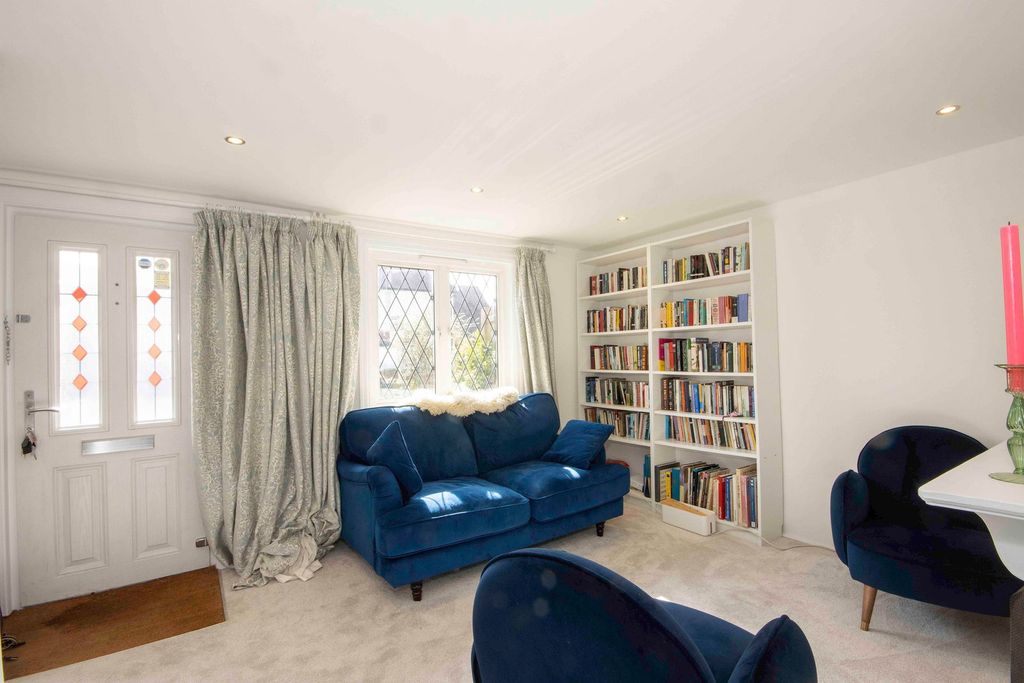 Property photo 2 of 12