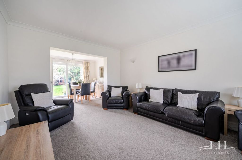 Property photo 2 of 21