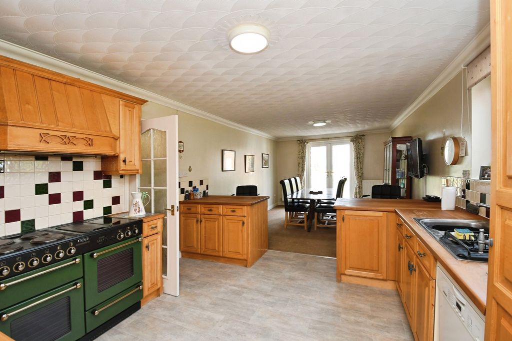 Property photo 3 of 17 Pbox-Img.Jpg