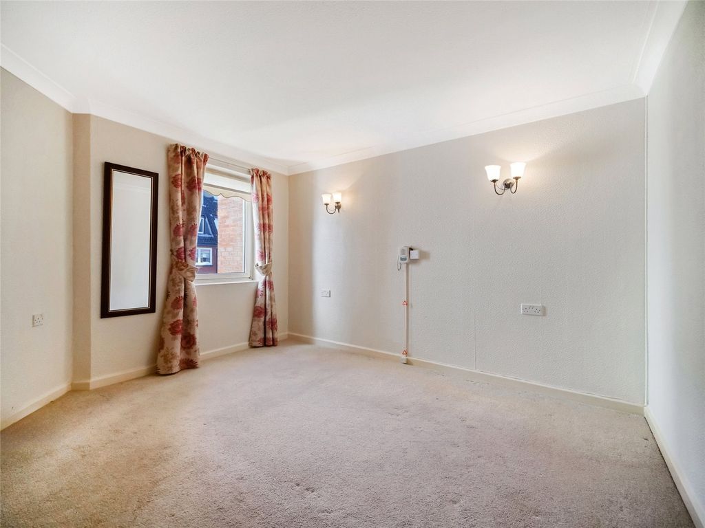 Property photo 2 of 13 Lounge