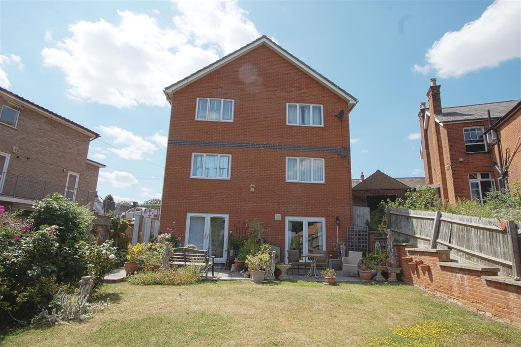 Property photo 1 of 10 4 Chappel Side Of House.Jpg