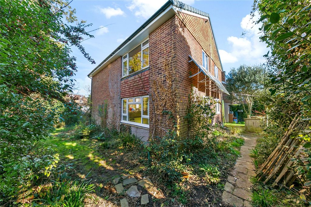 Additional image 5 of 2 bed flat for saleHartland Road, Hampton Hill TW12